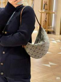 Picture of Tory Burch Handbags _SKUfw237712368fw
